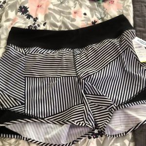 Old Navy Go Active shorts